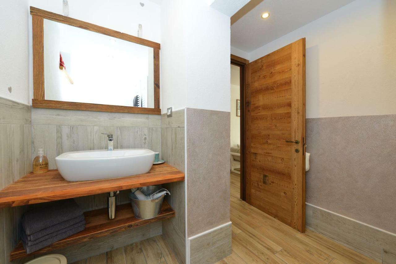 Lo Metcho Dou Bino Apartment Antey-Saint-Andre Exterior photo